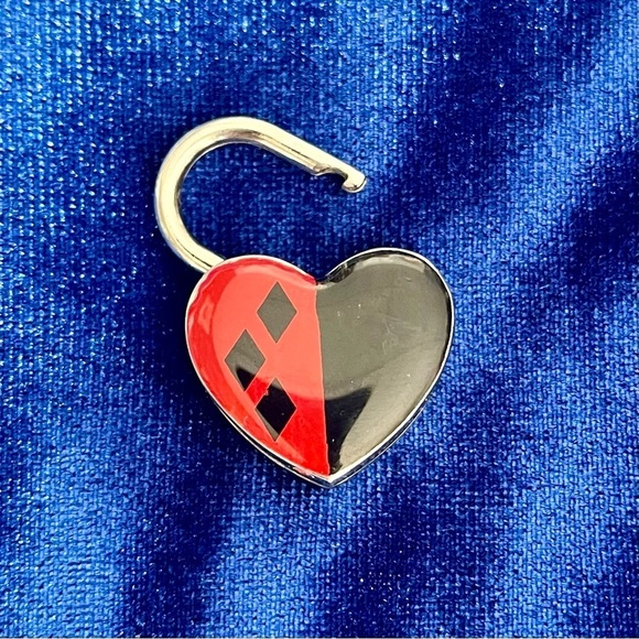 Padlock chainmail 16" necklace with key|Harley Quinn inspired|custom|hand made​​ - Picture 6 of 11